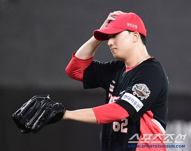 10일 대전 한화생명 볼파크에서 열린 한화와 KIA의 경기. 9회말 1사 만루 위기를 허용하는 KIA 정해영. 대전=송정헌 기자songs@sportschosun.com/2025.07.10/