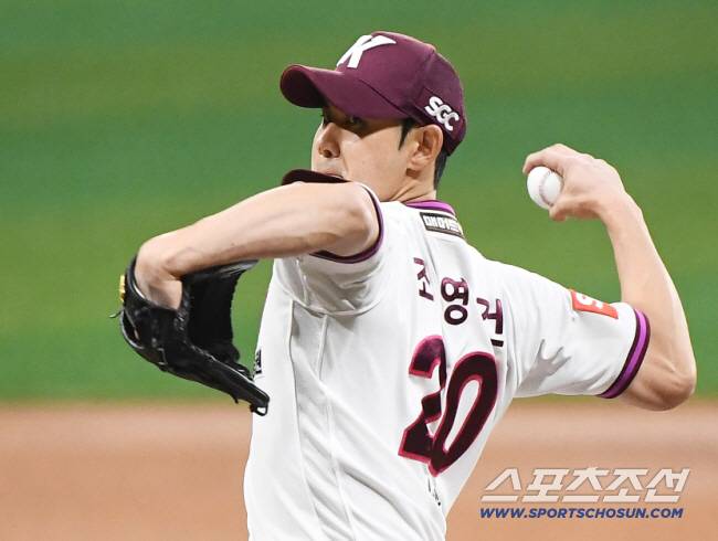 1일 서울 고척스카이돔에서 열린 롯데-키움전. 선발투수 조영건이 투구하고 있다. 고척=정재근 기자 cjg@sportschosun.com/2025.5.1/