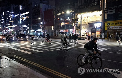 자전거 운행 자료사진. 연합뉴스
