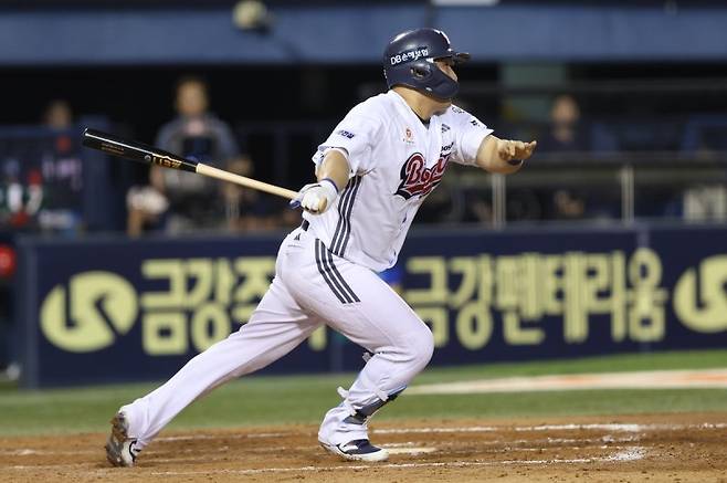 동점 볼넷을 얻어내며 이틀 연속 큰 역할을 한 김인태.뉴스1