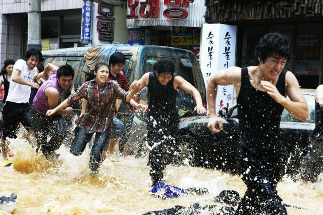 2009년 개봉한 영화 ‘해운대’는 한국 최초 재난 블록버스터를 표방하며 만들었다. CJ ENM 제공