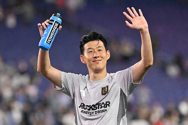 손을 흔드는 LAFC 손흥민. [로이터=연합뉴스]