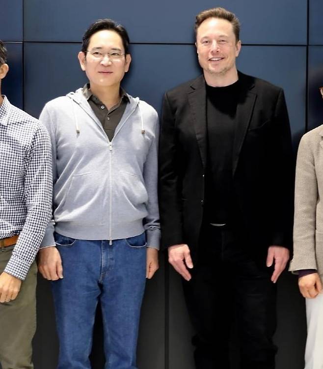 2023년 5월 삼성전자 북미 반도체연구소에서 일론 머스크 테슬라 최고경영자(CEO)와 만난 이재용 삼성전자 회장. 사진=삼성전자