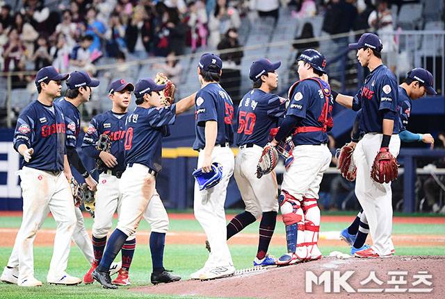8월 전까지 안정적인 레이스를 펼쳤던 롯데 선수단. 사진=김영구 기자