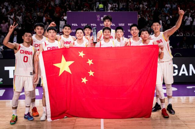 승리 후 기뻐하는 중국 선수들. /FIBA 제공