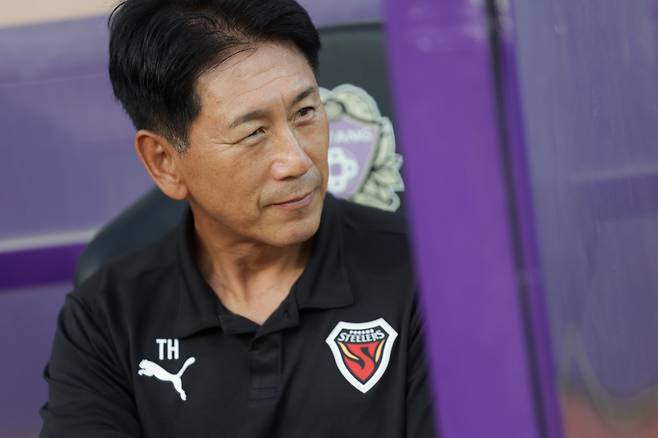 포항 이호재는 15일 안양종합운동장에서 열린 안양과의 원정경기에서 선제 결승골을 기록했다. 그럼에도 박태하 감독(사진)은 “결정력은 좋지만 개선해야 할 점이 많다”고 성장을 독려했다. 사진제공｜한국프로축구연맹