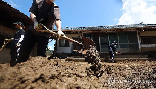산청 수해복구 작업 [연합뉴스 자료사진]