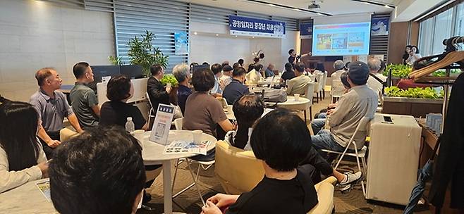 ▲ 인천 중구는 지난 14일 인천국제공항 제1여객터미널 4층 항공일자리센터에서 '제4회 공항일자리 채용의 날' 행사를 성황리에 개최했다. /사진제공=중구