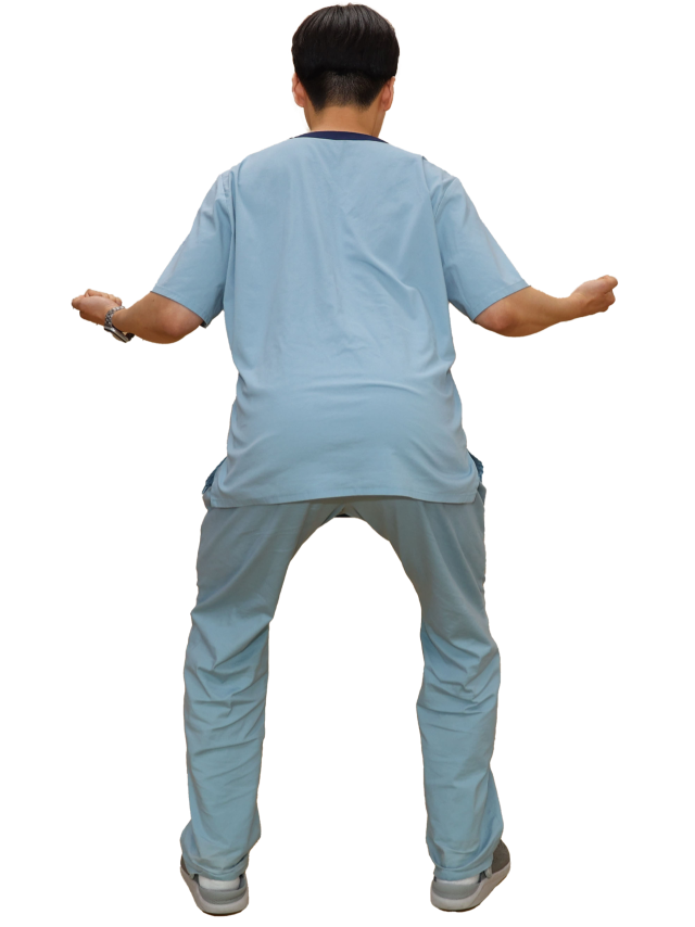 하지운동 (뒷모습). 양어깨 30도 벌리고 손바닥은 하늘로…