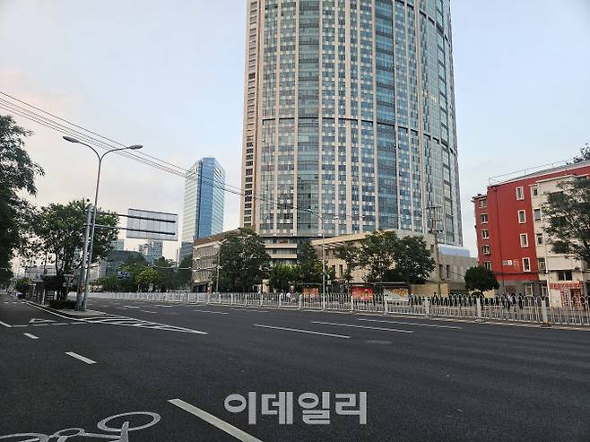 중국 베이징 시내 따왕루 지역 일대가 전승절 행사 준비를 위해 통제되고 있다. (사진=이데일리 이명철 특파원)