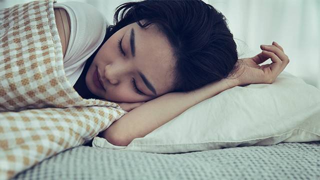 비타민 D가 부족하면 쉽게 피로해지고 근육통, 관절통 등이 발생할 수 있다｜출처: 클립아트코리아