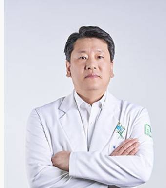 박철 로얄동물메디컬센터 내과·치과 원장·줄기세포치료센터장 ⓒ 뉴스1