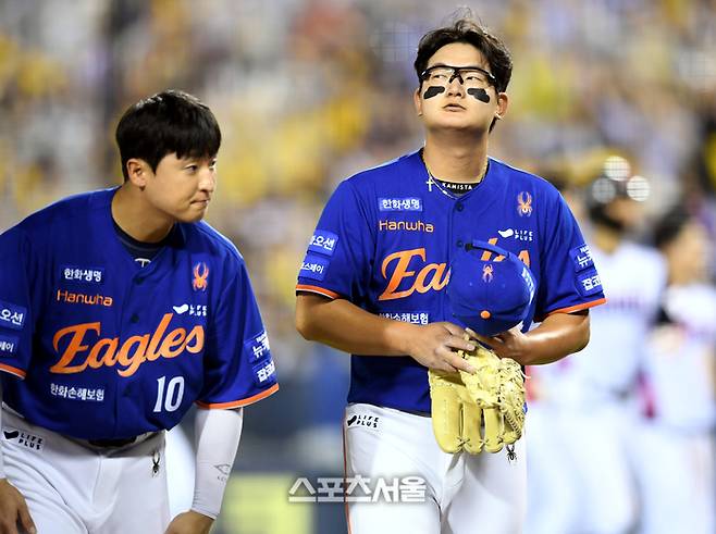 한화 투수 김서현이 LG와 경기 패배 후 아쉬워하고 있다. 사진 | 최승섭기자 thunder@sportsseoul.com