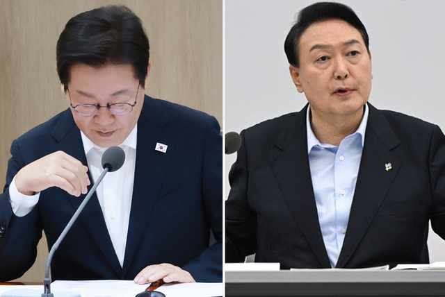이재명 대통령이 지난 8월11일 집권 첫해 광복절 특별사면을 의결할 당시 임시국무회의를 주재하는 모습(왼쪽), 윤석열 전 대통령이 재임 중 경제정책방향 회의를 주재하는 모습(오른쪽).<연합뉴스 사진·윤석열 전 대통령 페이스북 사진 갈무리>