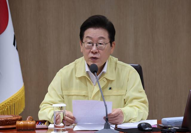 이재명 대통령이 18일 오전 서울 용산 대통령실 청사에서 열린 제1회 을지국무회의 및 제37회 국무회의에서 모두 발언을 하고 있다. 김태형 기자 xogud555@hani.co.kr