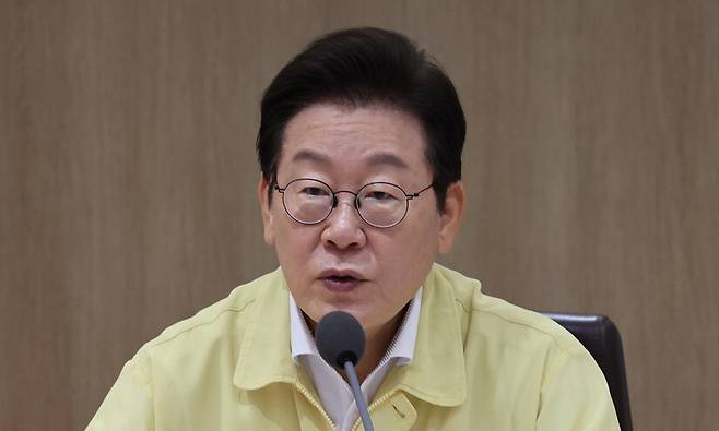 이재명 대통령이 18일 오전 서울 용산 대통령실 청사에서 열린 제1회 을지국무회의 및 제37회 국무회의에서 모두 발언을 하고 있다. 김태형 기자 xogud555@hani.co.kr