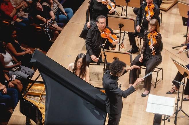 링컨 센터 페스티벌 오케스트라(Festival Orchestra of Lincoln Center) & 피아니스트 손열음 공연 모습 / 사진. Lawrence Sumulong, © Lincoln Center