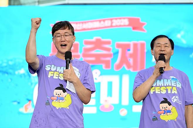 이민근 안산시자장(왼쪽)