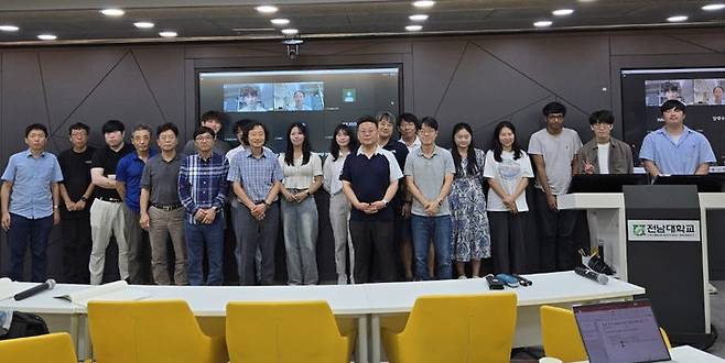 [광주=뉴시스] 전남대학교 선도연구센터 소속 르네(RENE·Reactor Experiment for Neutrinos and Exotics) 실험연구팀. (사진=전남대 제공) photo@newsis.com *재판매 및 DB 금지