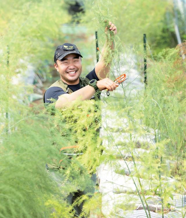 코로나19로 해외 사업을 접고 귀국한 우성철 씨는 농사도 돈이 된다는 것을 보여주기 위해 다양한 시도를 하고 있다.