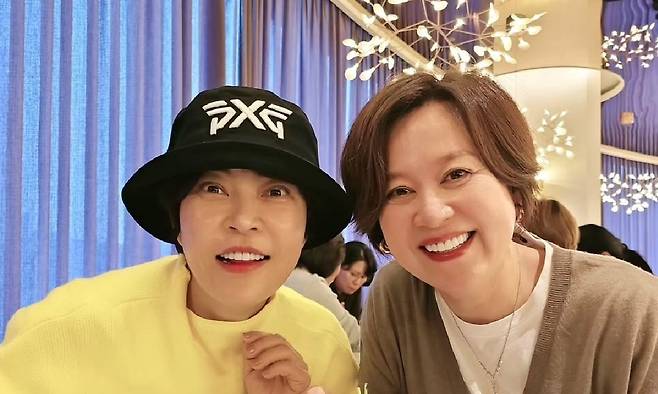 개그우먼 조혜련과 박미선. 조혜련 SNS 캡처