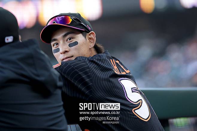 ▲ 더그아웃에서 이정후.