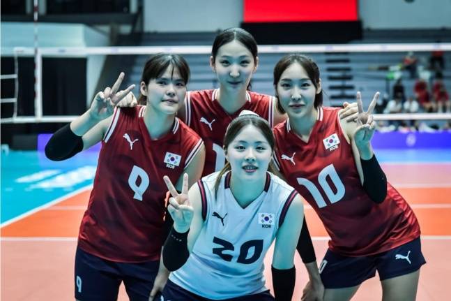위쪽부터 시계방향으로 김세빈, 곽선옥, 유가람, 신은지. /사진=FIVB 공식 홈페이지 제공
