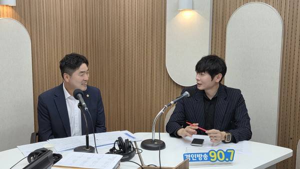 &nbsp;더불어민주당 조성환(계양1) 시의원과 국민의힘 김용희(연수2) 시의원