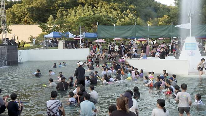 문경 좀비워터나이트 모습. /문경시 제공