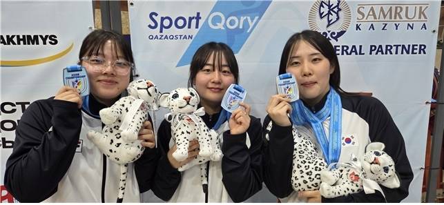제16회 쉽켄트 아시아사격선수권대회 공기권총 여자 주니어부에서 은메달을 차지한 왼쪽부터 김예진(남부대), 김주리(한국체대), 원채은(남부대). 사진 | 대한사격연맹