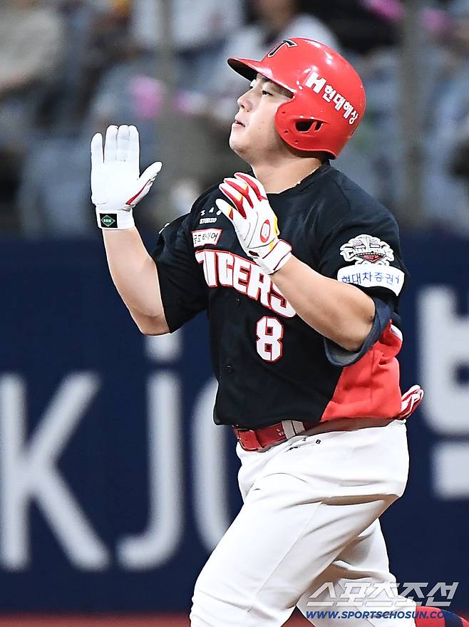 24일 서울 고척스카이돔에서 열린 KIA-키움전. 6회초 1사 이창진이 솔로포를 친 후 환호하고 있다. 고척=정재근 기자 cjg@sportschosun.com/2025.6.24/
