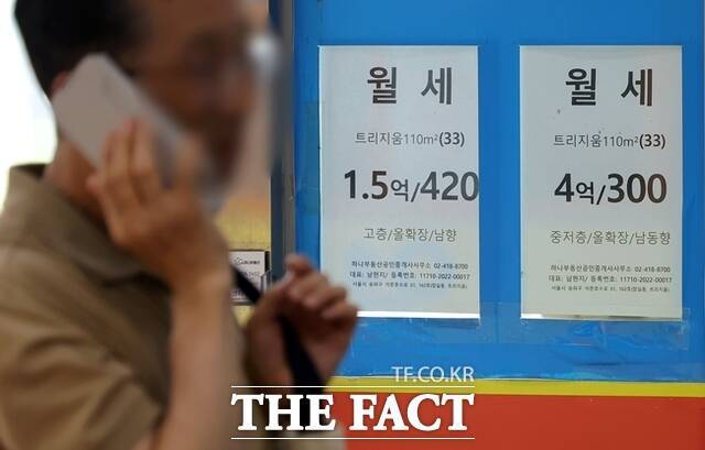 올해 들어 월세 거래량이 지난달 이미 100만건을 넘어섰다. 전국적으로 월세가 낀 계약 비중은 61.9%를 기록해 처음으로 60%대 진입했다. /뉴시스
