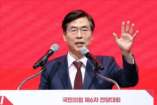 조경태 국민의힘 당대표 후보가 8일 오후 대구 북구 엑스코 컨벤션홀에서 열린 국민의힘 제6차 전당대회 대구·경북 합동연설회에서 연설을 하고 있다. ⓒ데일리안 홍금표 기자