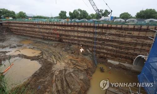 감전사고가 발생한 포스코이앤씨 광명 고속도로 공사 현장.[연합뉴스]