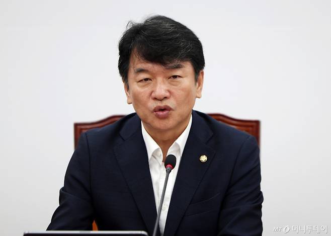 문진석 더불어민주당 원내운영수석부대표가 22일 오전 서울 여의도 국회에서 열린 원내대책회의에서 발언하고 있다. /사진=뉴시스