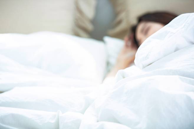 “수면 부족·과다 모두 위험”…규칙적인 수면 습관이 건강을 지킨다. 게티이미지뱅크