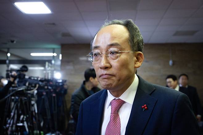 2024년 12월7일 추경호 당시 국민의힘 원내대표가 국민의힘 의원총회를 마친 후 원내대표실로 향하고 있다. ⓒ시사IN 박미소