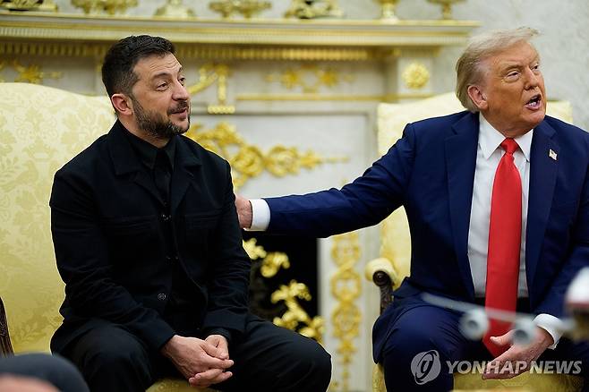 백악관에서 회담한 트럼프와 젤렌스키 [EPA=연합뉴스 재판매 및 DB금지]