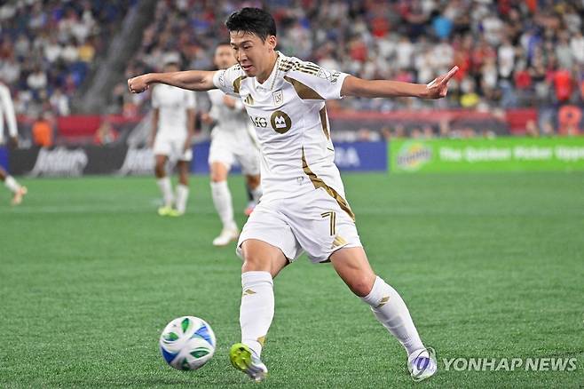 드리블하는 손흥민 [로이터=연합뉴스]