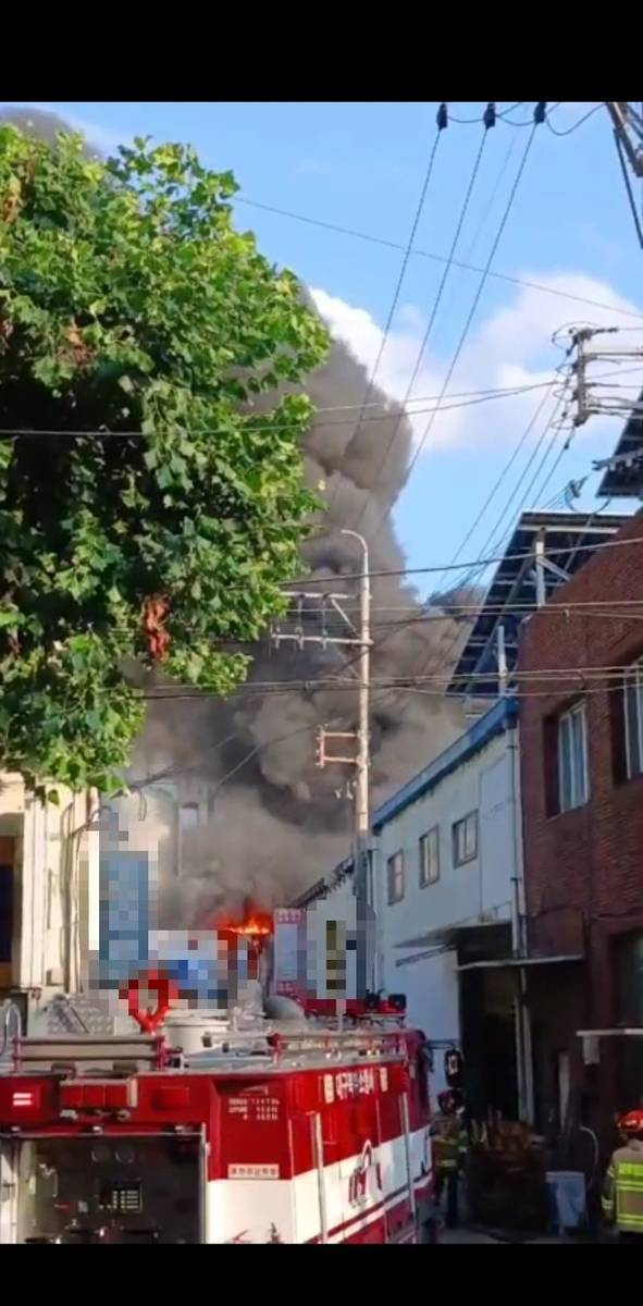 대구 북구 3공단 공장 화재 [대구소방본부 제공. 재판매 및 DB 금지]