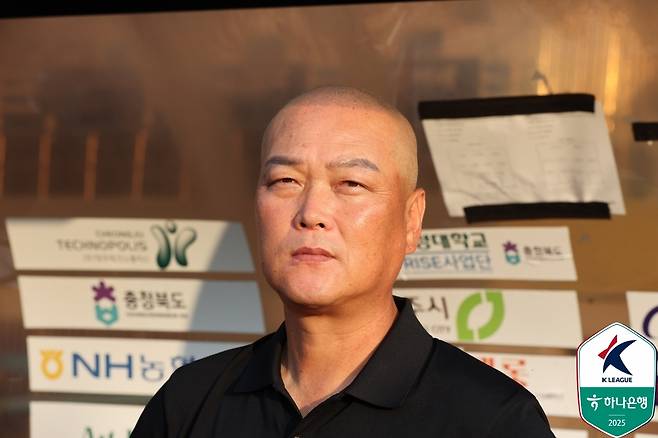 천안시티FC를 이끄는 김태완 감독이 사임했다.(한국프로축구연맹 제공)