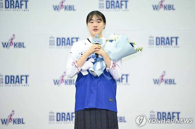 여자 프로농구 신인 드래프트 전체 1순위 지명을 받은 이가현(인천 신한은행). (WKBL 제공)