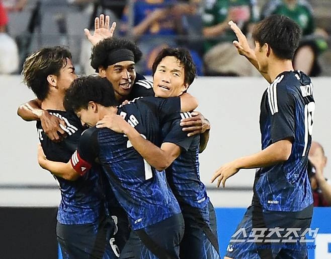 15일 오후 경기도 용인미르스타디움에서 열린 E-1 챔피언십(동아시안컵) 한국과 일본의 경기. 일본 저메인이 선제골을 넣은 후 환호하고 있다. 용인=정재근 기자 cjg@sportschosun.com/2025.7.15/