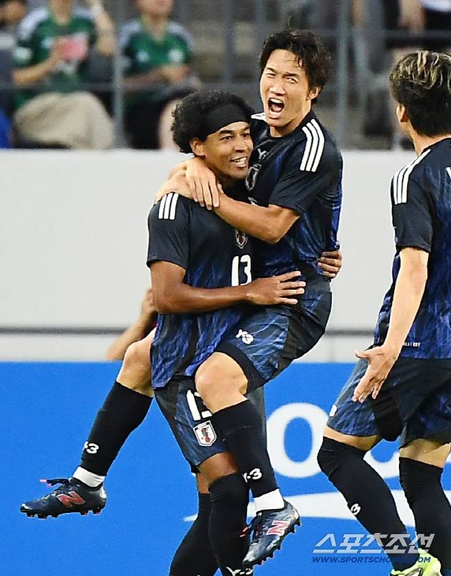 15일 오후 경기도 용인미르스타디움에서 열린 E-1 챔피언십(동아시안컵) 한국과 일본의 경기. 일본 저메인이 선제골을 넣은 후 환호하고 있다. 용인=정재근 기자 cjg@sportschosun.com/2025.7.15/