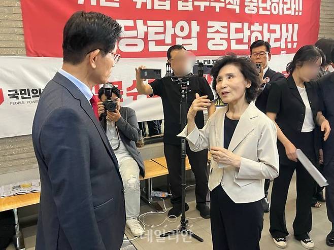김문수 국민의힘 대표 후보의 배우자 설난영 여사가 20일 김 후보의 농성장을 찾아 격려했다. ⓒ데일리안 김수현 기자