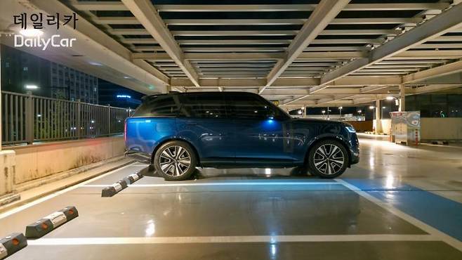 랜드로버 레인지로버 AB p550e SWB