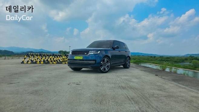 랜드로버 레인지로버 AB p550e SWB