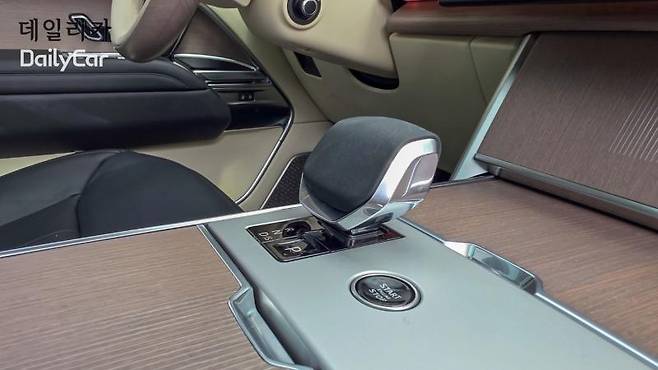 랜드로버 레인지로버 AB p550e SWB