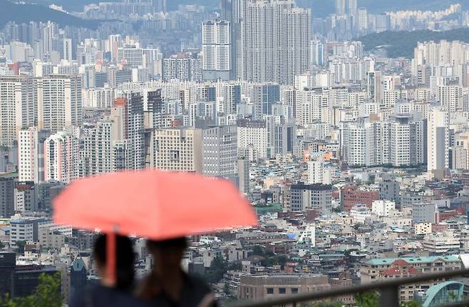 서울 남산에서 아파트 단지 모습. 뉴시스