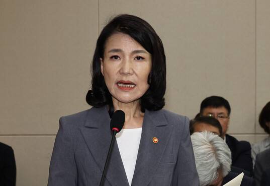 이진숙 방송통신위원장이 20일 오전 국회에서 열린 과학기술정보방송통신위원회 전체회의에서 2024 회계년도 결산보고를 하고 있다. 윤운식 선임기자 yws@hani.co.kr